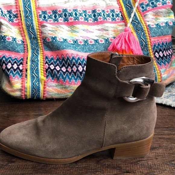 E U C! Aquatalia Faria Taupe Suede Weatherproof Ankle Bootie S : 6 BARELY WORN - Picture 7 of 14